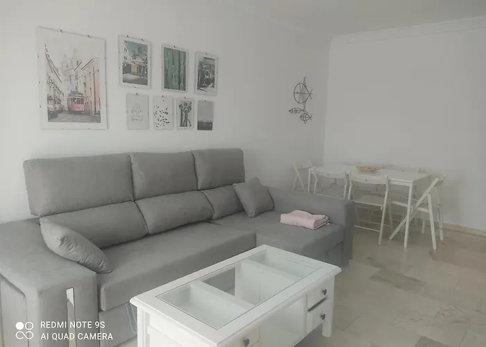 Piso De Tres Dormitorios En Barbate, Cadiz